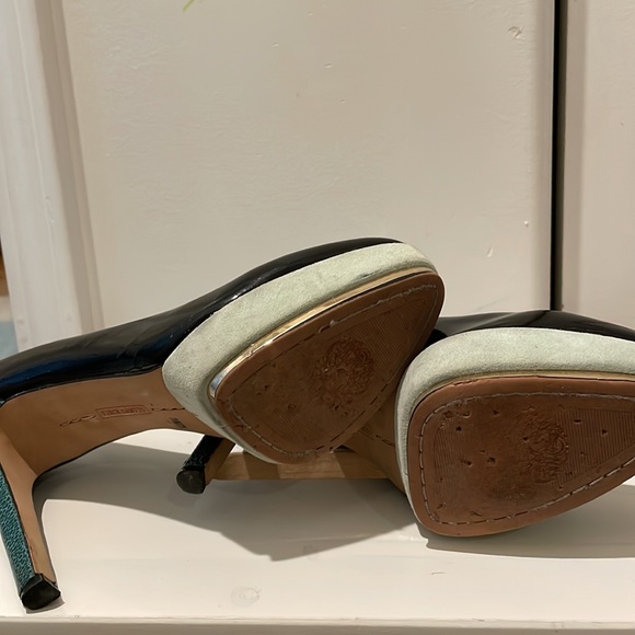 Vince Camuto Heels - Picture 4 of 8